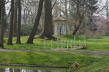 Landgoed Overcingel - Het Tuinpad Op / In Nachbars Garten