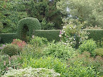 Arns Gartenidylle - Het Tuinpad Op / In Nachbars Garten