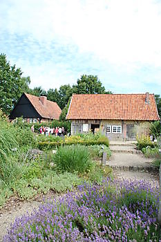 Kruidentuin Heimatverein Kirchspiel Emsburen e.V. - Het Tuinpad Op / In Nachbars Garten