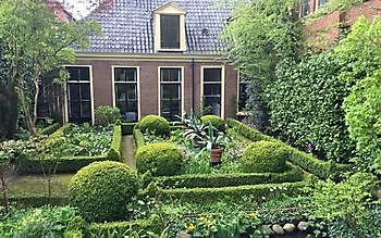 Bijma & Jeltema - Het Tuinpad Op / In Nachbars Garten