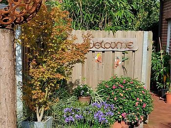 Garten zum grünen Daumen - Het Tuinpad Op / In Nachbars Garten