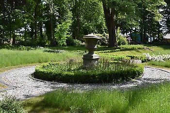 Veenborg Welgelegen - Het Tuinpad Op / In Nachbars Garten